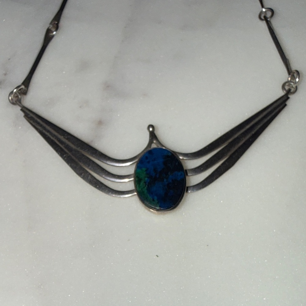 Elegant .925 Silver Necklace with Blue Green Stone